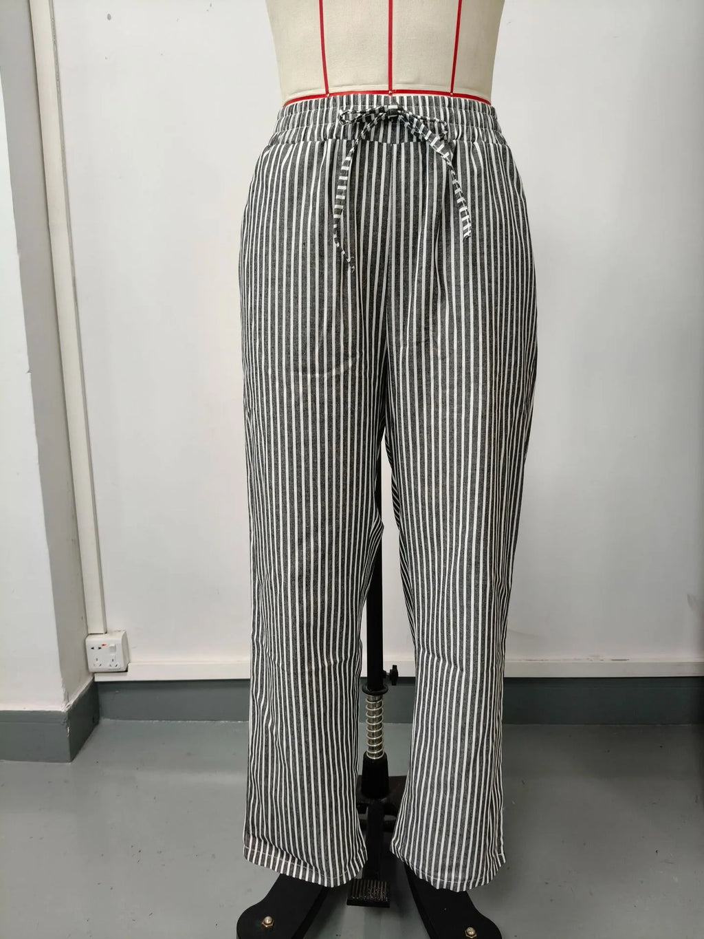 Pantalones informales con cordón de cintura elástica y estampado de rayas holgadas a la moda para mujer transfronteriza europea y americana novedad de verano